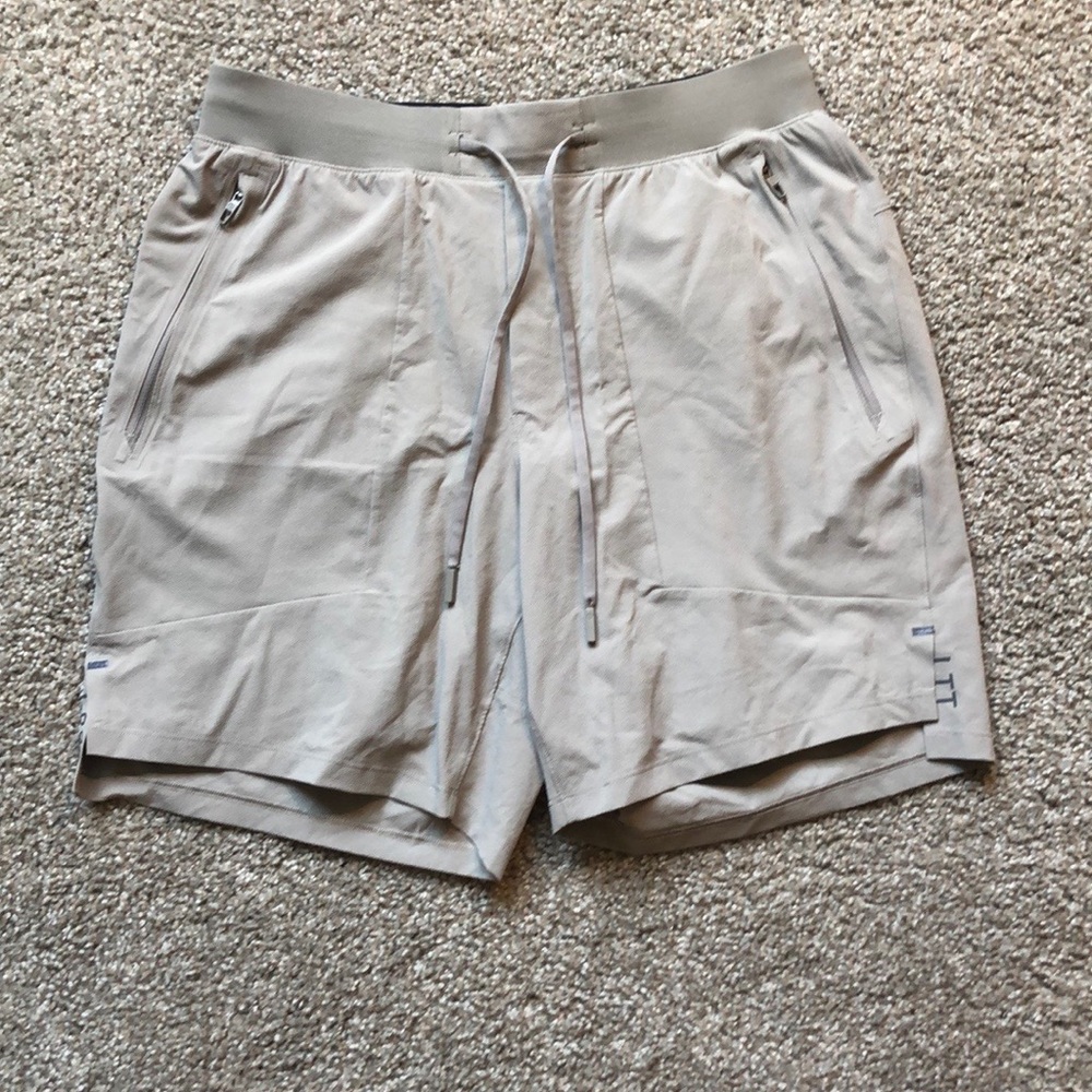 Lululemon - Mens Short - Size MD